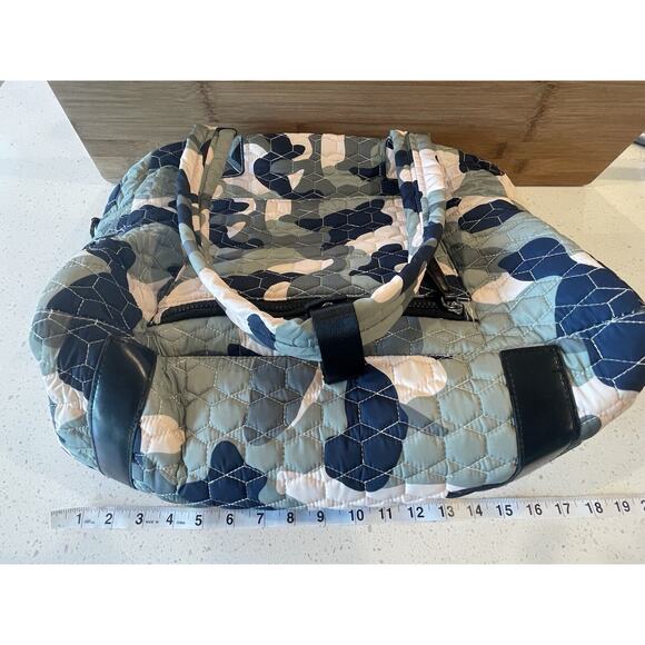 FLYTE Bag: Gym‎ & Travel Quilted Navy And Green Duffel With Travel Sleeve - Picture 3 of 16
